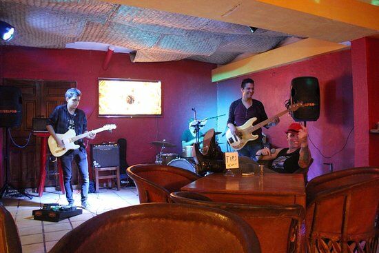 El Monaco Pool Bar & Grill